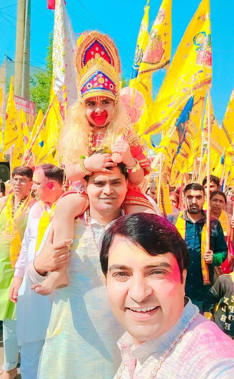 Devotees danced to the hymns of Shyam Baba