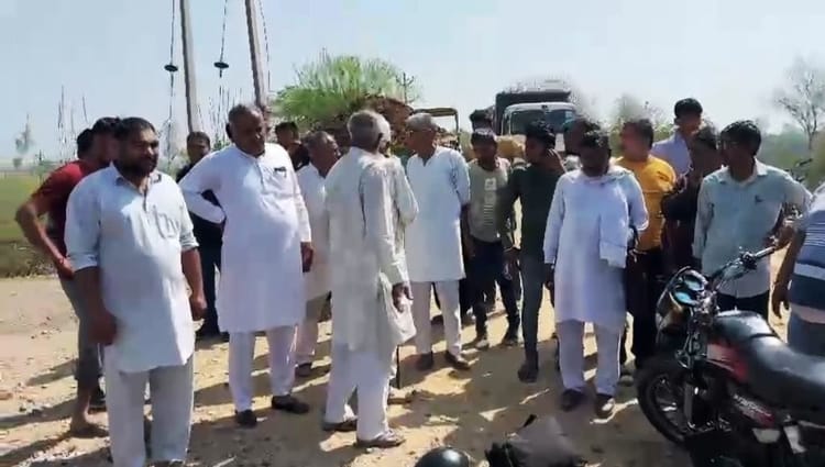 Sonipat News: ट्रैक्टर-ट्राली की टक्कर से बाइक सवार मां-बेटे की मौत, पिता-पुत्र गंभीर