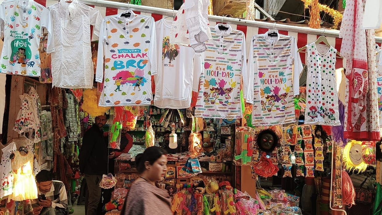 Holi decoration market