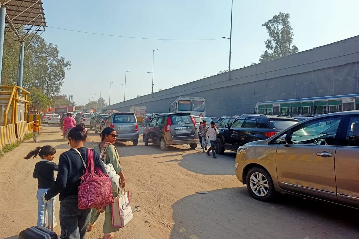 Kundli-Singhu Border: Highway jam in festive season, all is calm