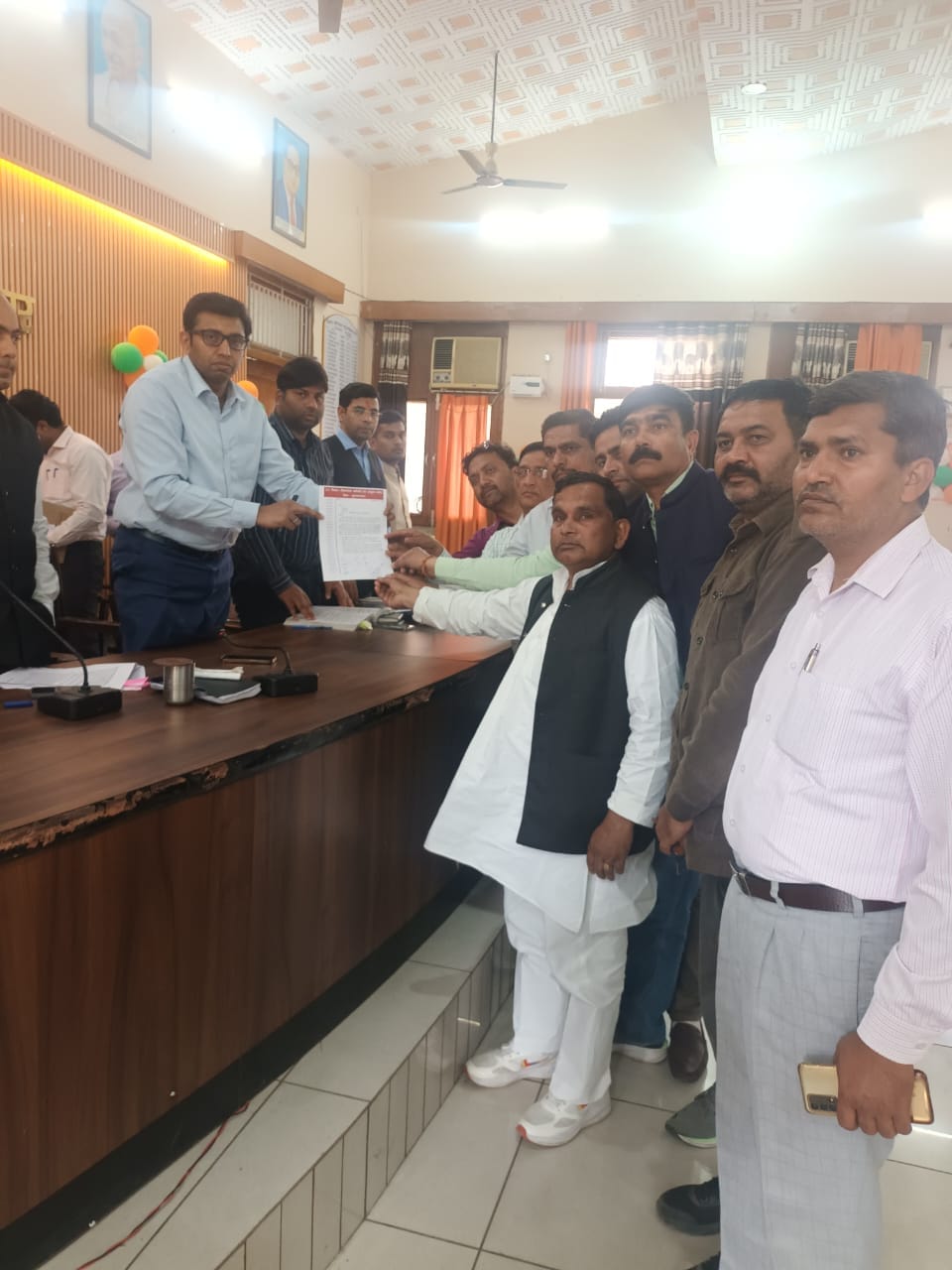 Rs 10 crore assistance sought for teacher's family