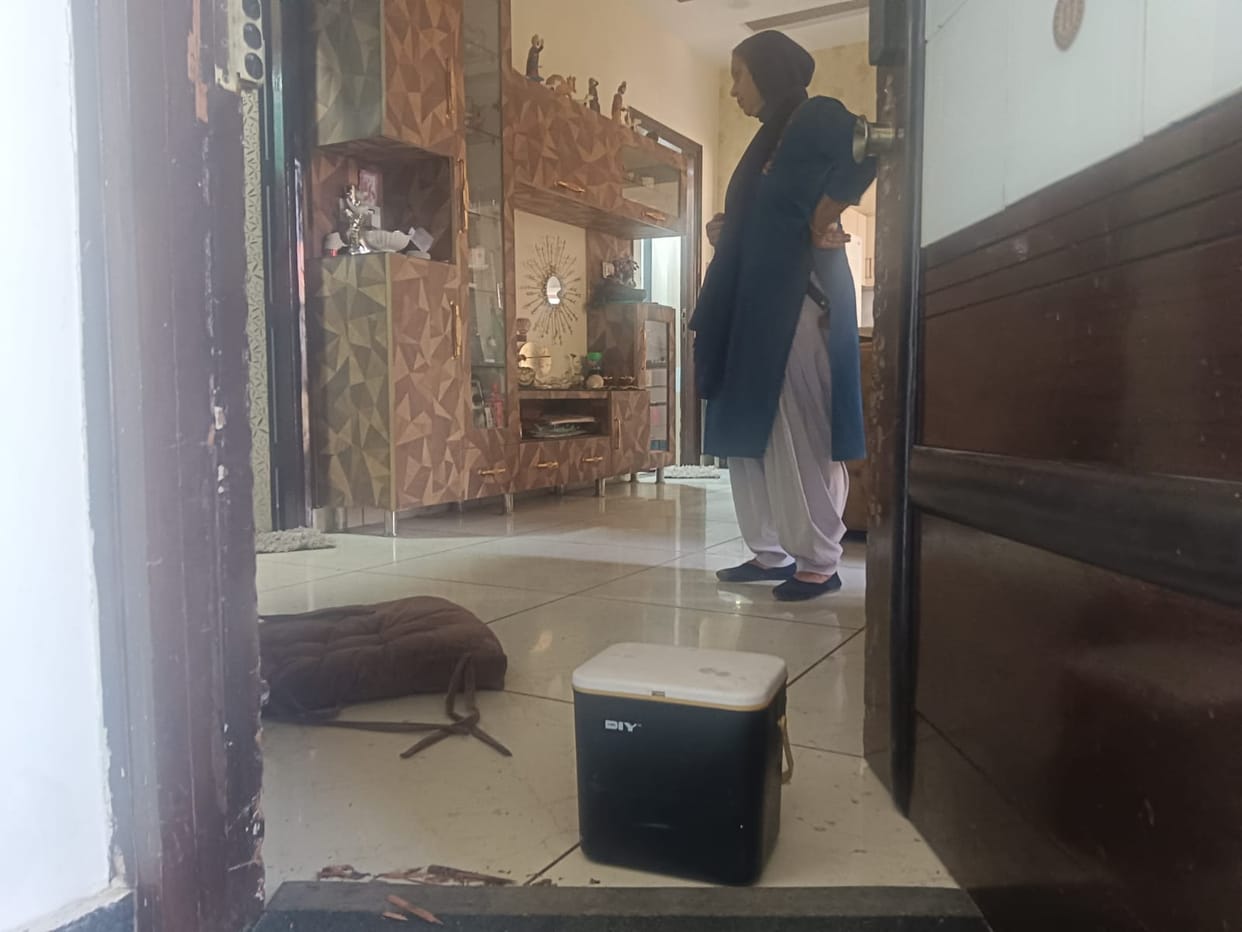 Cash worth Rs 10 lakh stolen from the house
