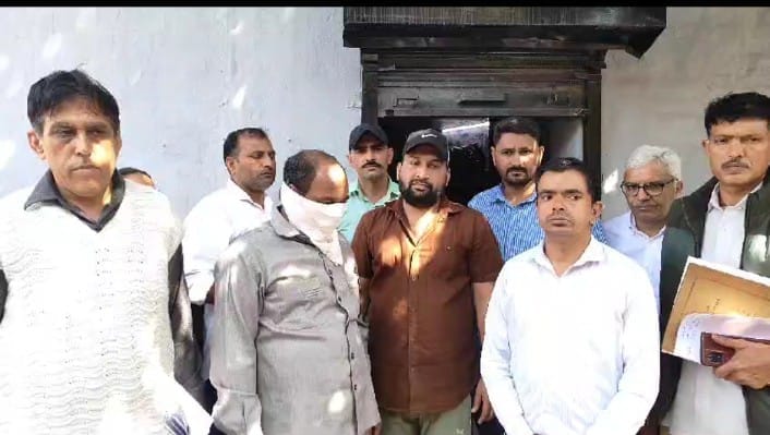 Council's house tax branch incharge and shopkeeper arrested for taking bribe of Rs 5,000