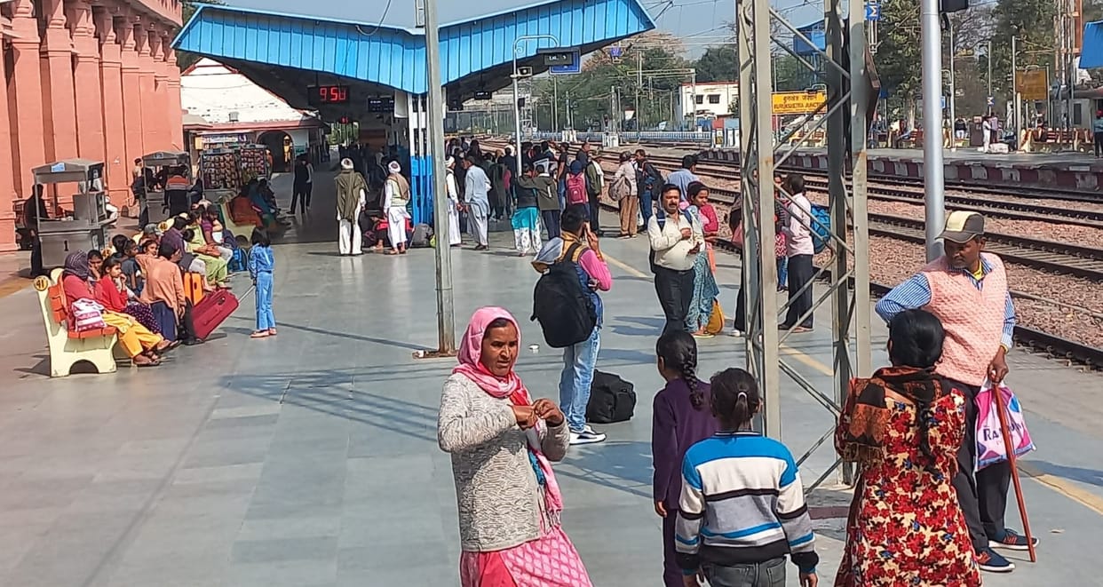 Crowd of passengers increased at Dharmanagari railway station.