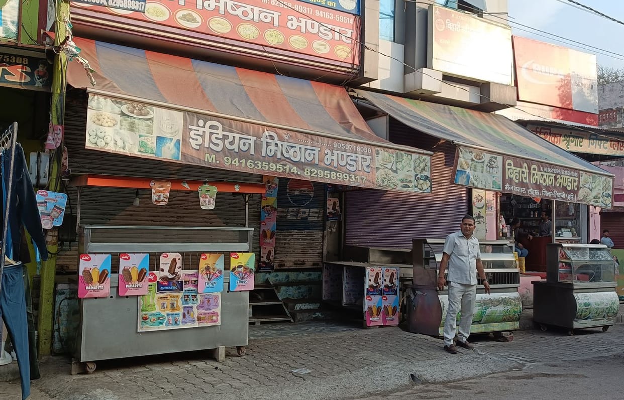 Food Safety Department team raided, shutters of shops closed