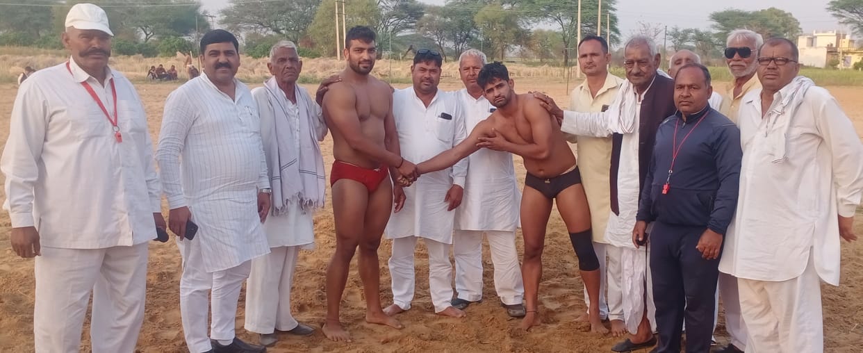 Bajrang Dhardu won the prize money of 21 thousand rupees.