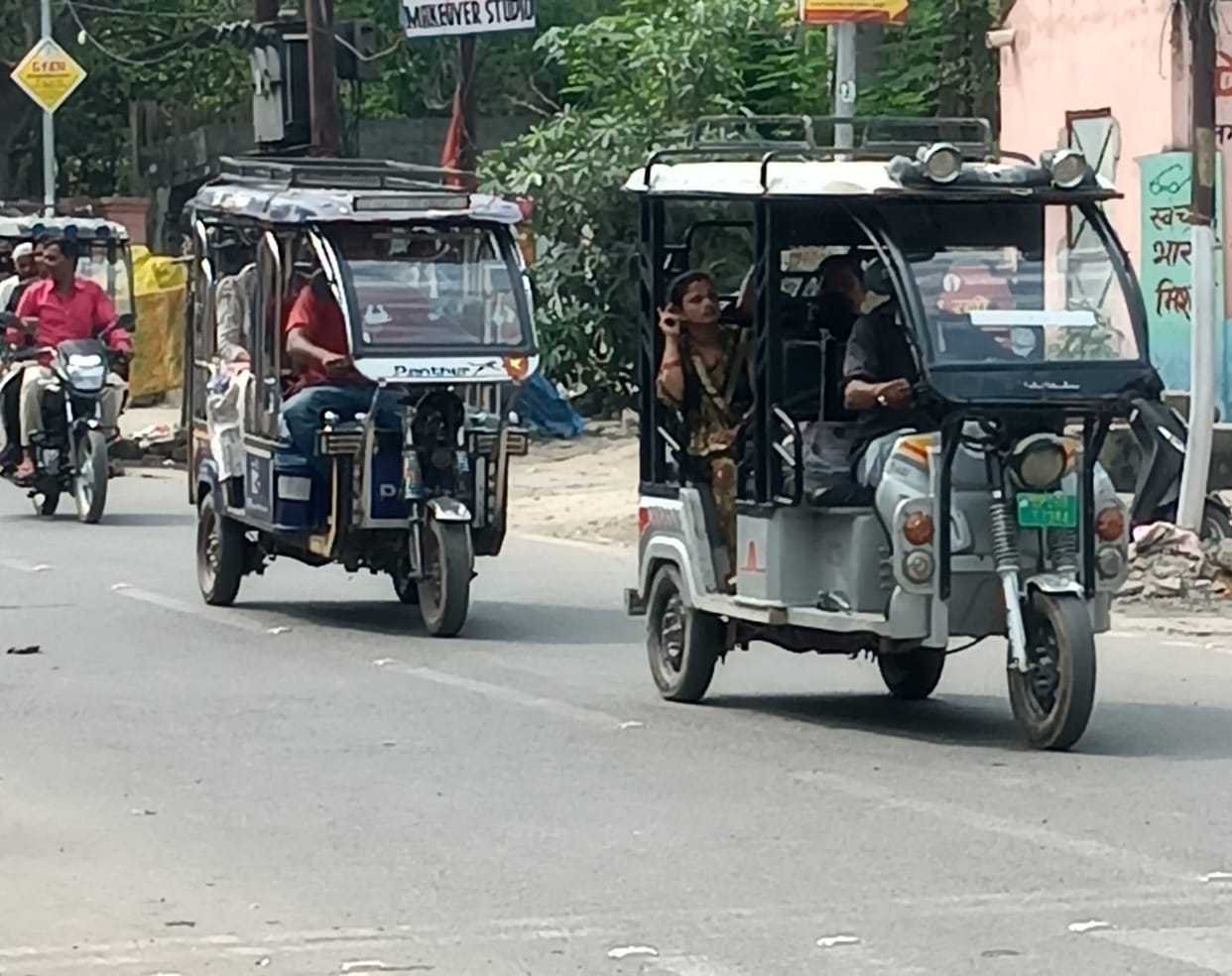 Sales of e-passenger vehicles to decline by about 22 percent on monthly basis in April, 2024