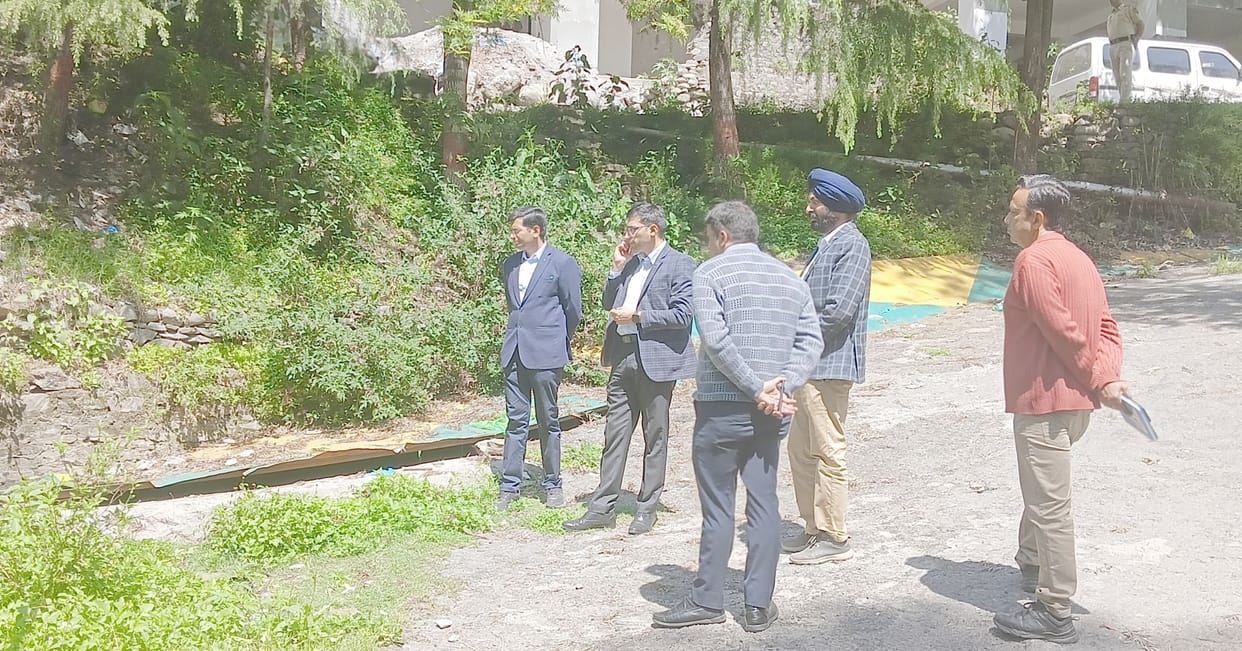 Deputy Commissioner Chamba along with officials inspected Manjari Garden