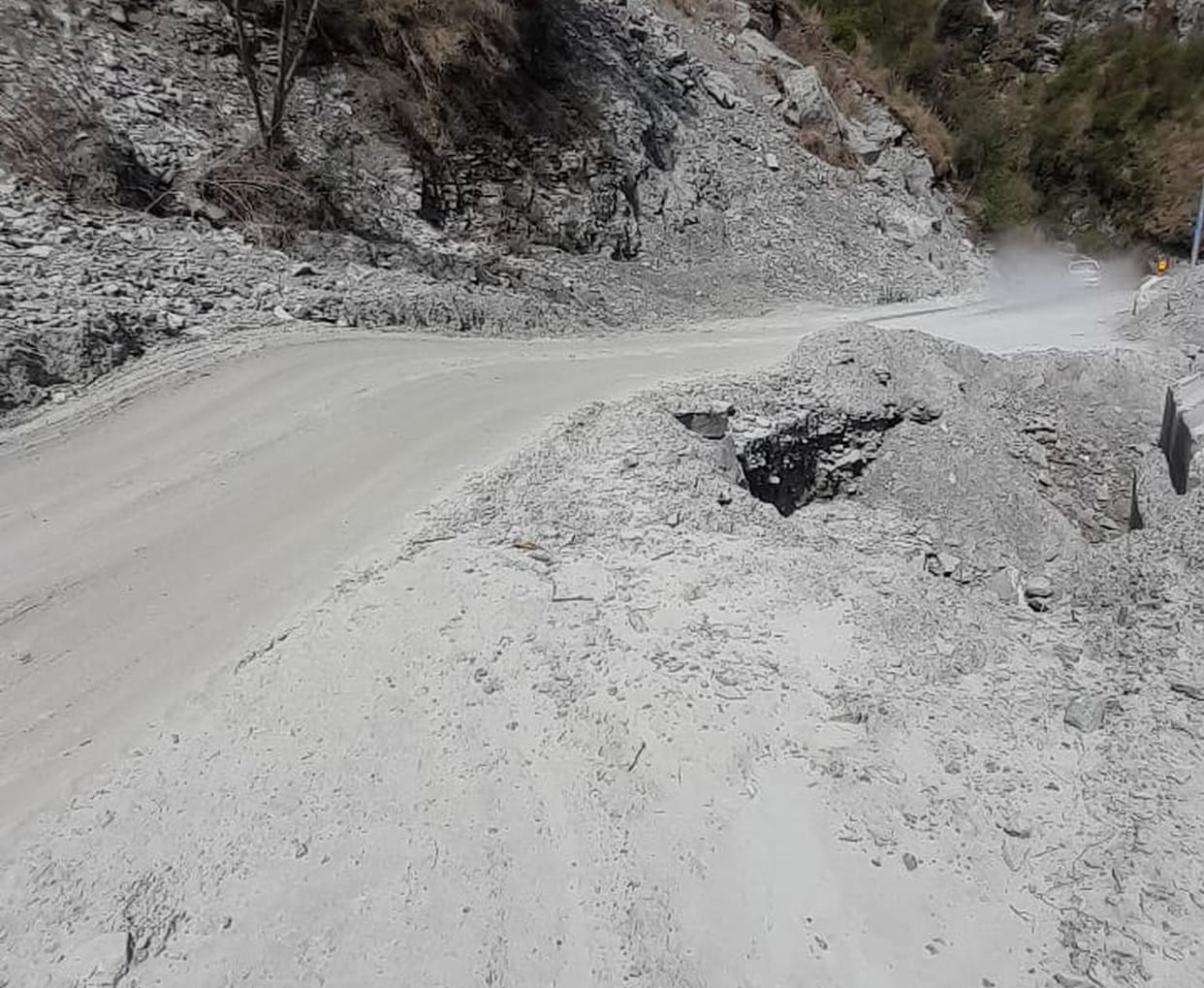 Picked up soil from the road and piled it on the bank