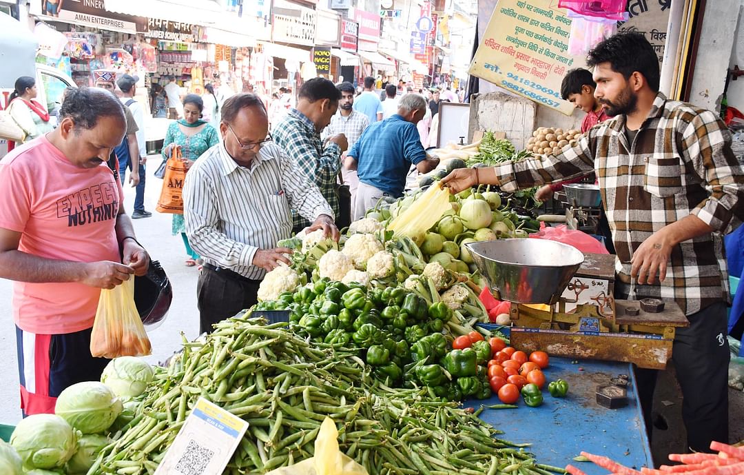 Due to reduced supply due to rain, prices of green vegetables increased, flour also became expensive