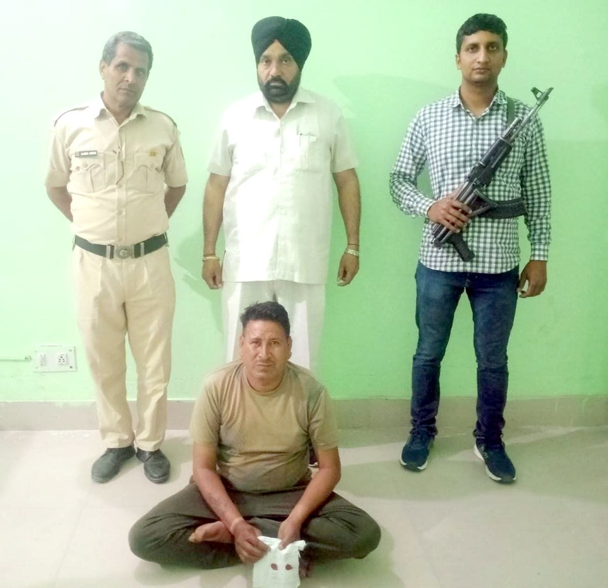 Youth caught with 140 grams of hashish