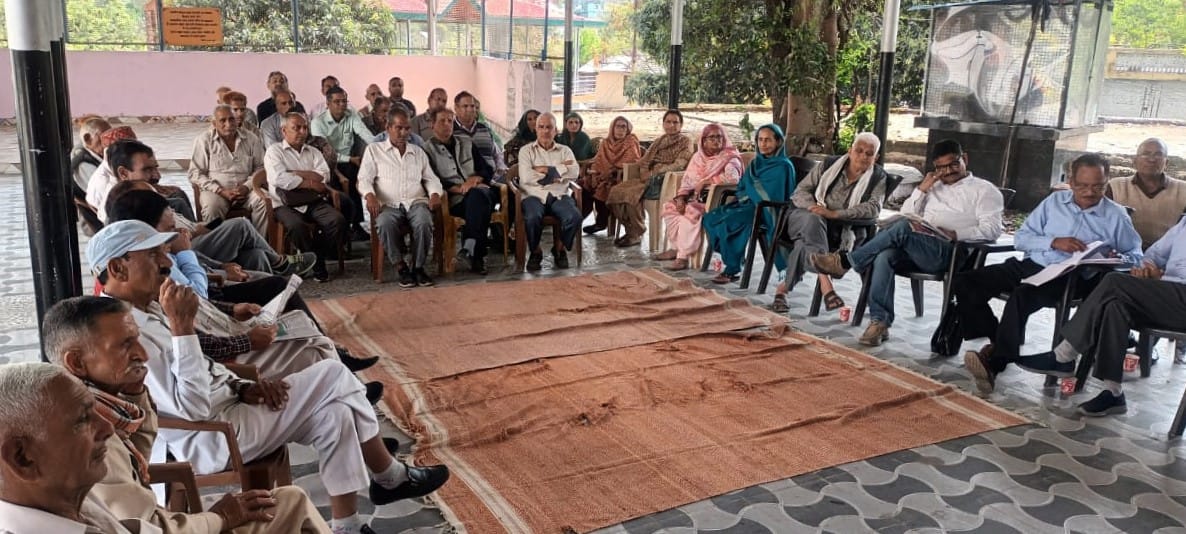 Jukhaala pensioner unit meeting held in Jhanda Mandir