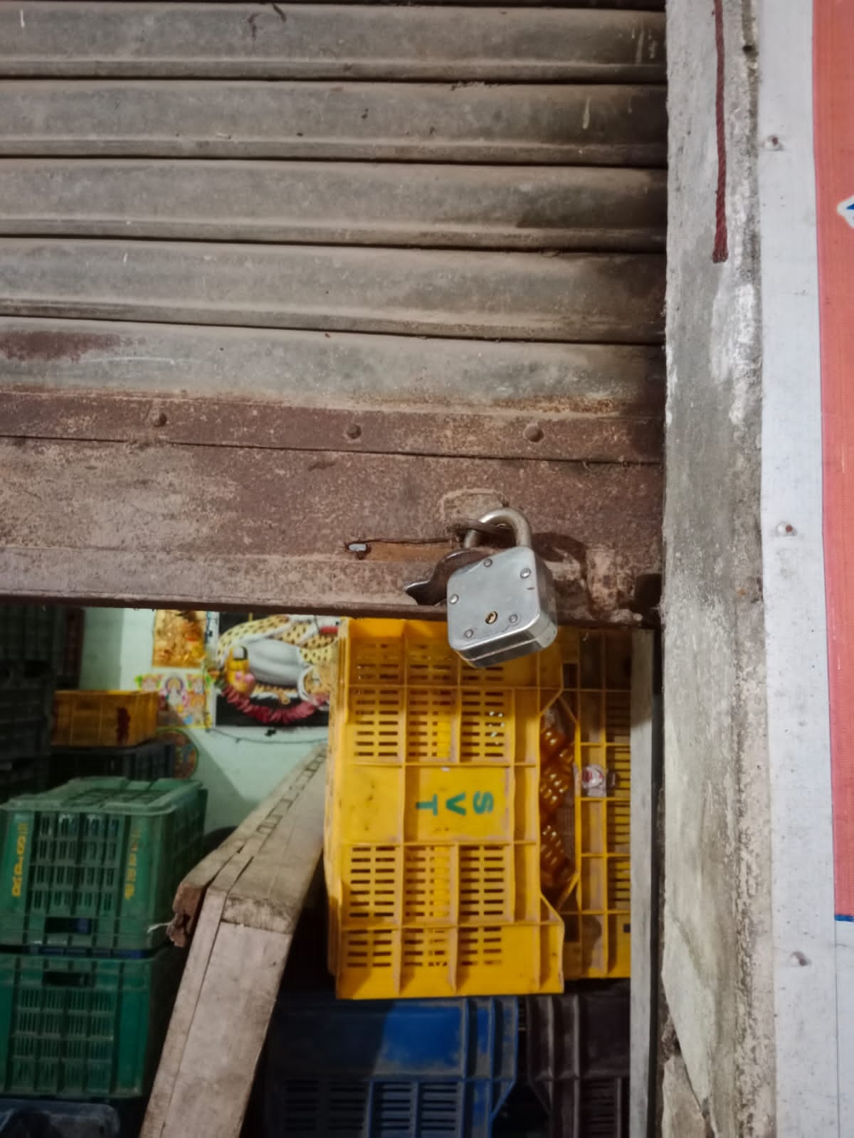 Dharmanagari is the target of thieves, neither the house nor the shop is safe