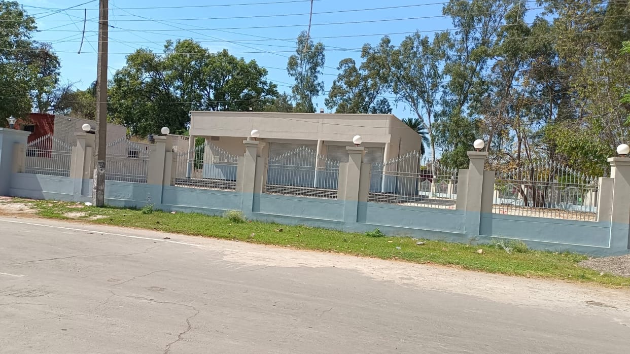 Canteen ready outside Central Jail, waiting to open