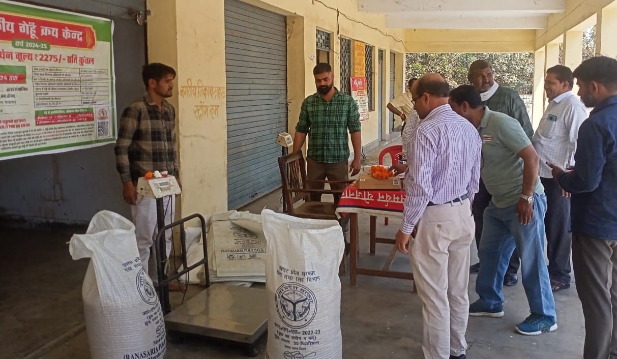 Five quintals of wheat reached government purchasing centers on the first day