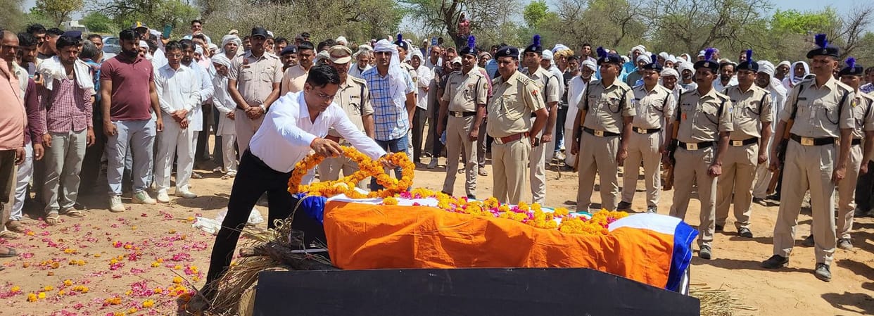 CRPF jawan given last farewell with military honors