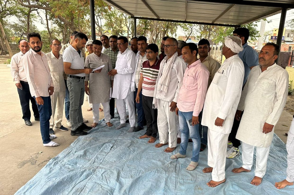 Demonstration of commission agents against the government