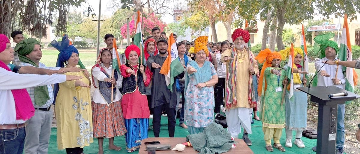 Padmashree awardee told students the importance of voting