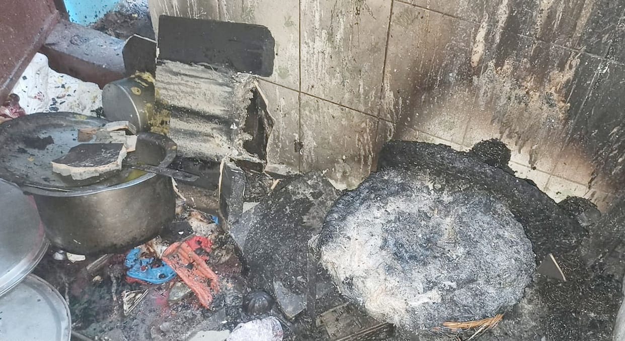 Fire breaks out in a four-storey house in Charpat Mohalla, a shopkeeper burnt to death