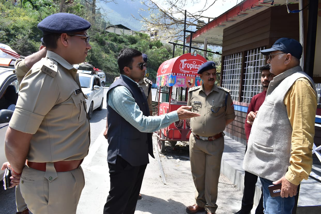 District Election Officer took stock of polling station GIC Gauchar