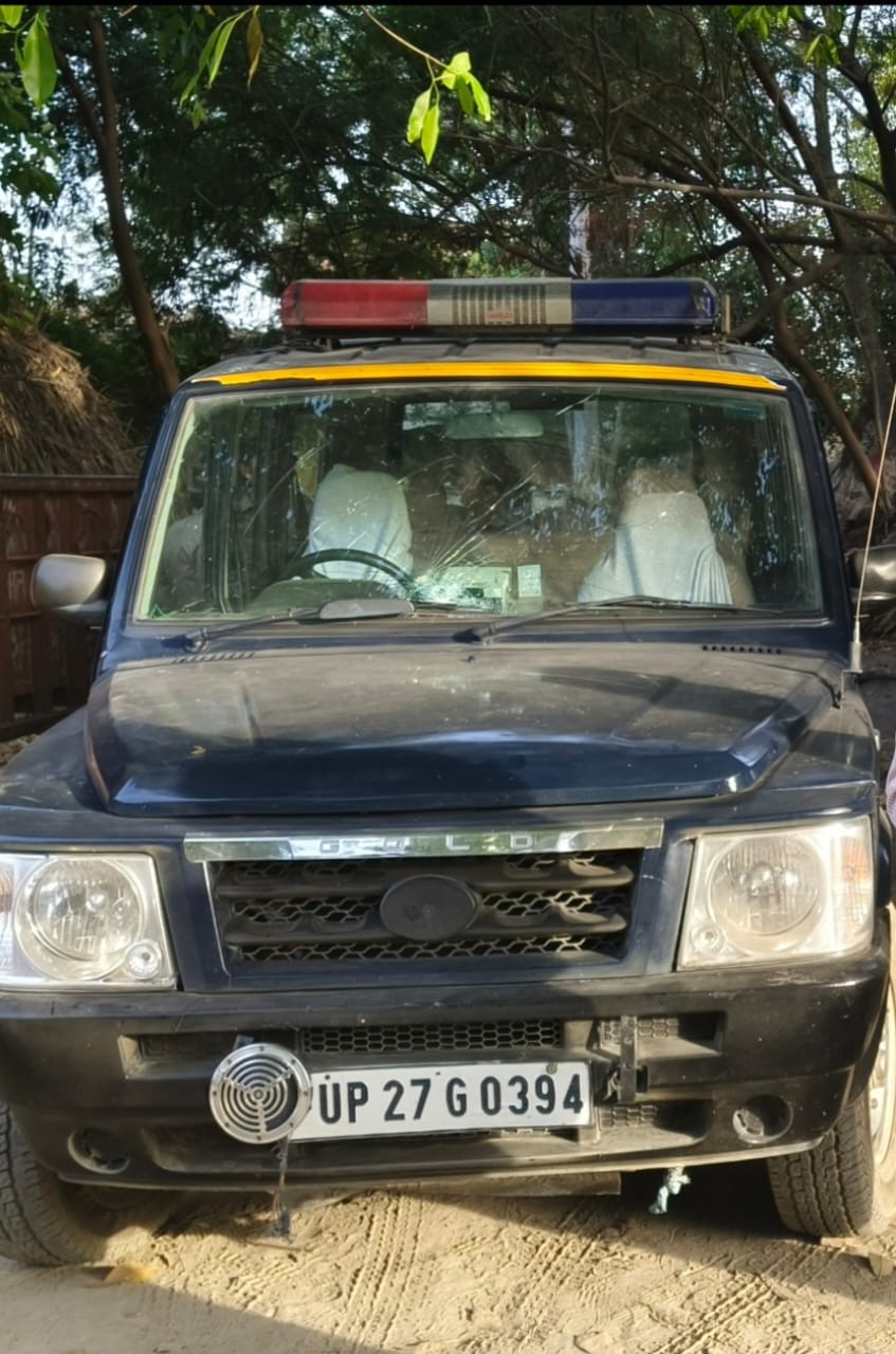 Scuffle, stone pelting in land dispute