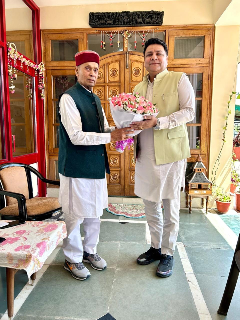 Sudhir came to seek blessings from Dhumal, brainstormed for elections in a closed room