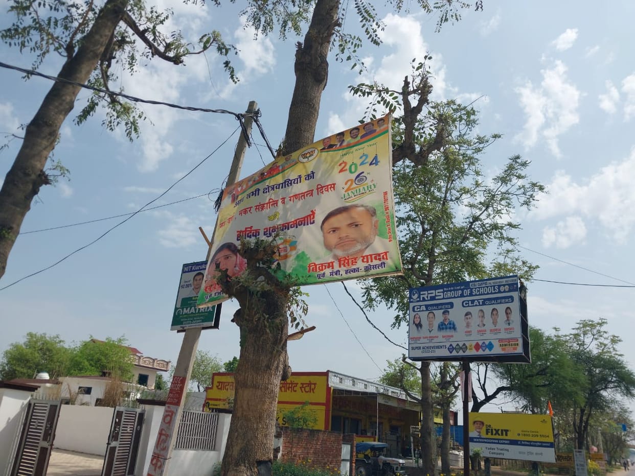 Hoardings and banners are still installed in Kosli