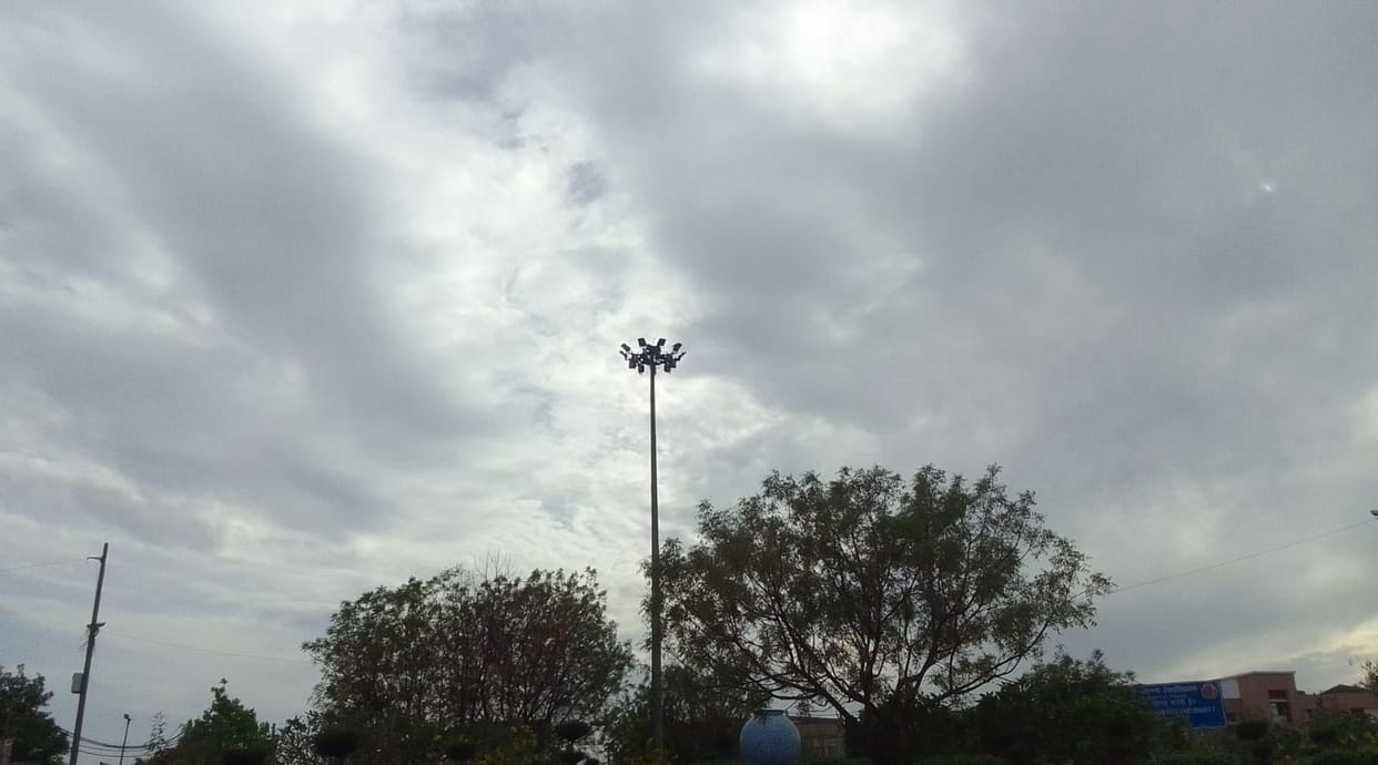 It remained cold in the morning, it became warm in the afternoon