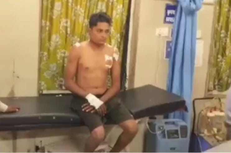 Crime News A young man attacked with a knife on a moving bike in Damoh