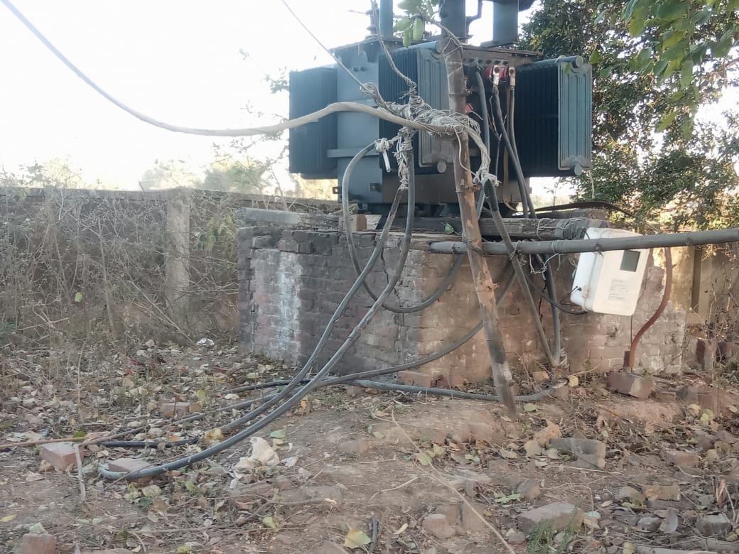Transformer safety ring also missing