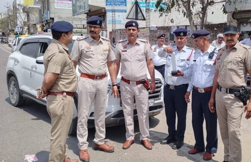 Challan issued to 258 drivers including 18 black film covered vehicles