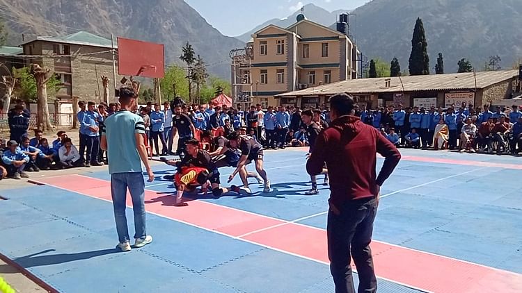 Shamshi In Kabaddi, Sainj Winner In Badminton - Kullu News - Kullu News ...