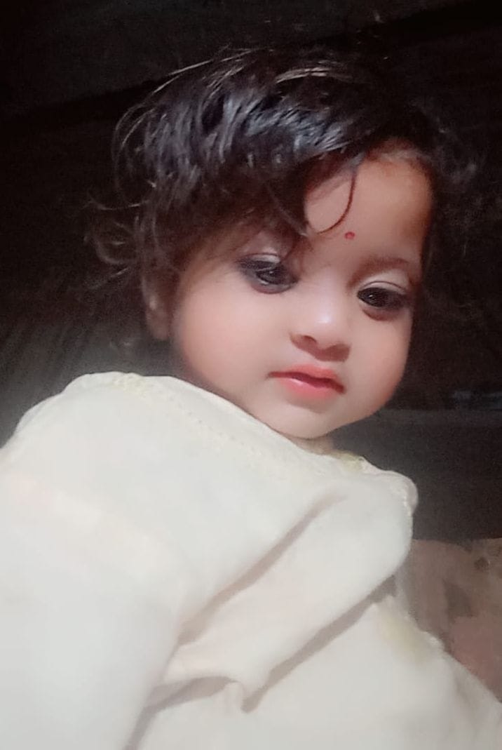 One and a half year old girl playing outside the house fell into the drain, died