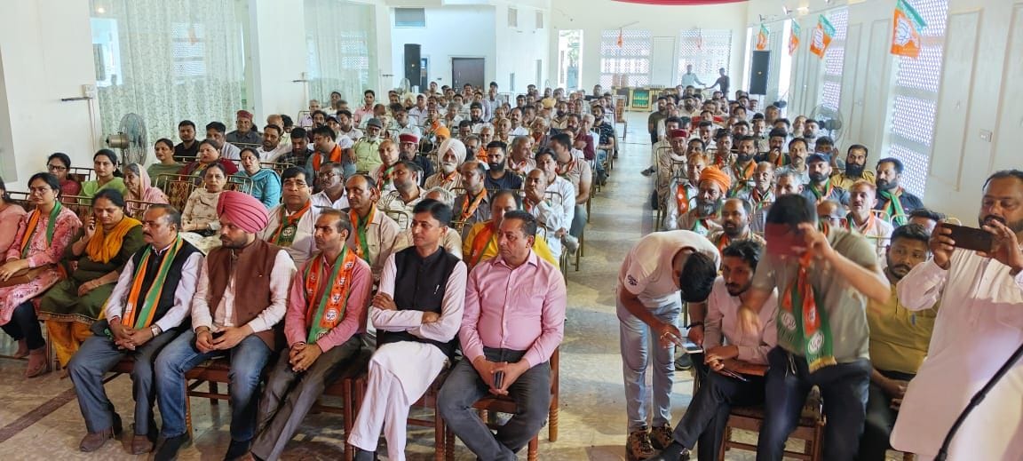 25 crores in 10 years by the Prime Minister

To bring people out of poverty: Srikant...