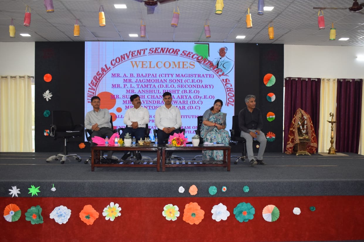 Books of private schools should be available in all shops, not selectively