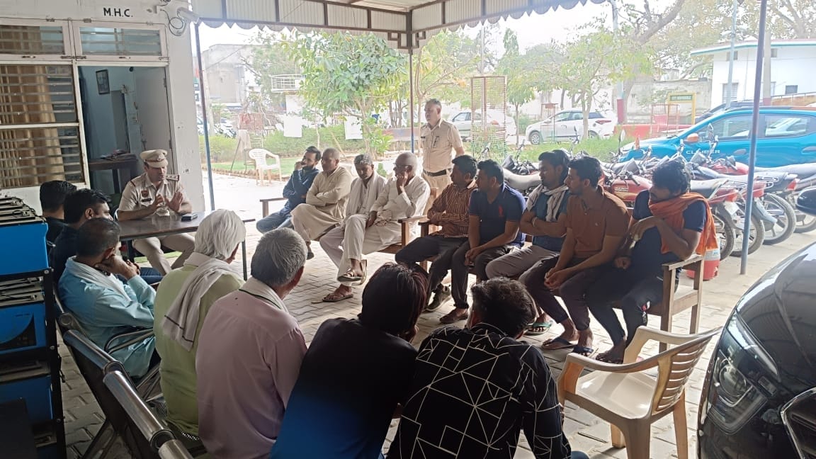 City police station in-charge Kanina held a meeting with Oyo hotel operators