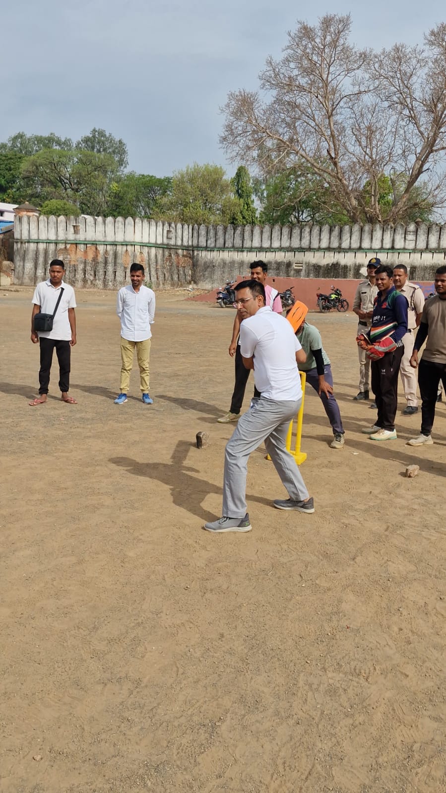 Damoh Collector Rides on a bicycle For voting awareness, Played Cricket With Children