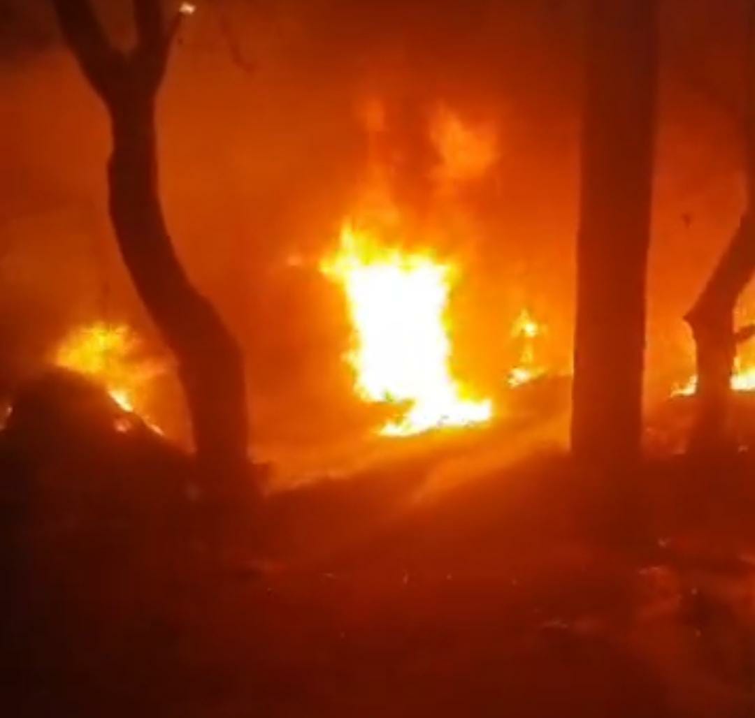 Fire breaks out in scrap warehouse, three huts burnt