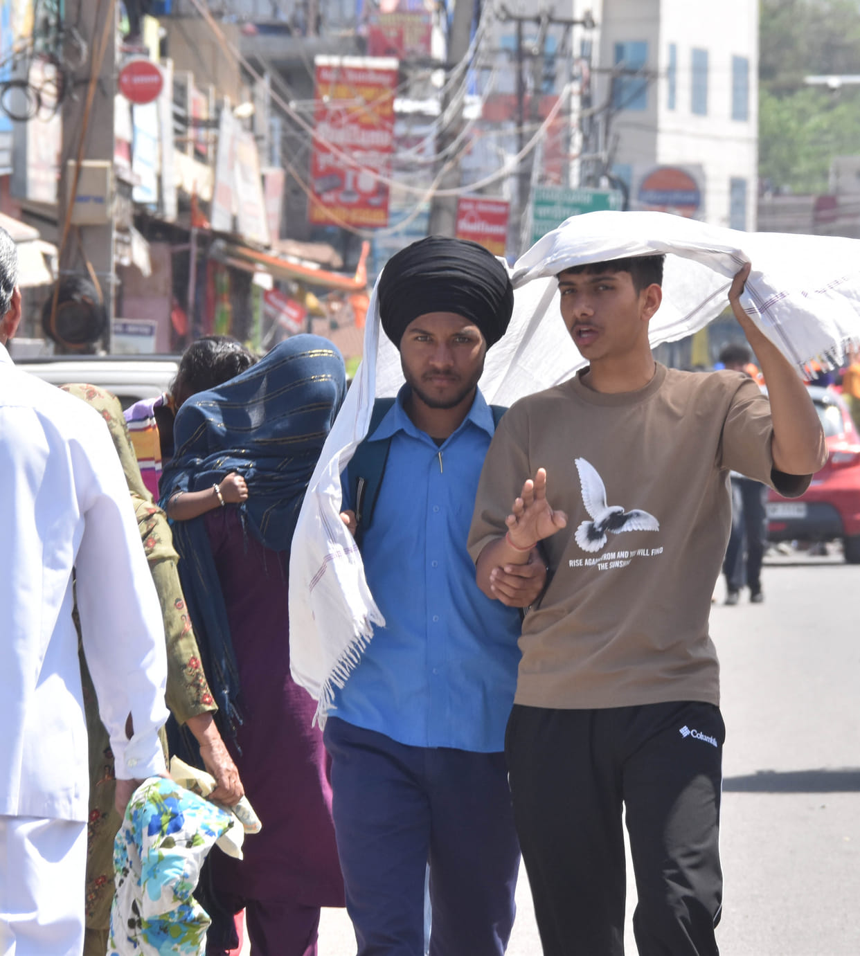 Temperature reached beyond 34 in the city, people suffering from heat