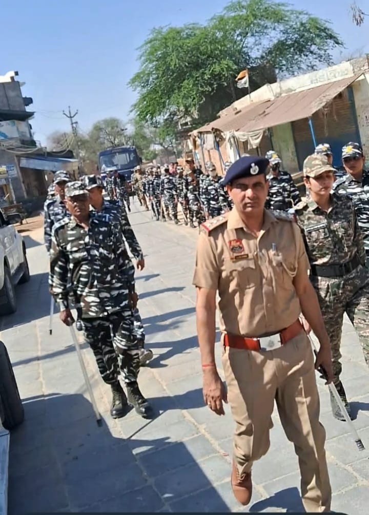 Police and paramilitary forces took out flag march in Badagudha