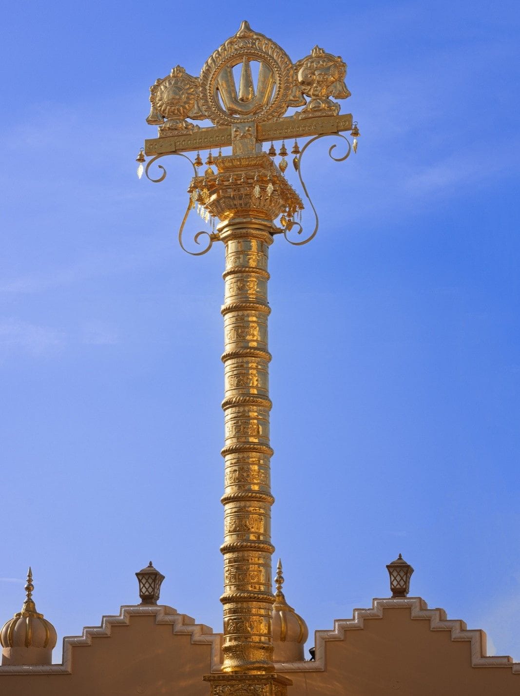 Construction of 27 feet high golden Vaishnam Dharma pillar completed in Nirmohi Akhara of Khanda.