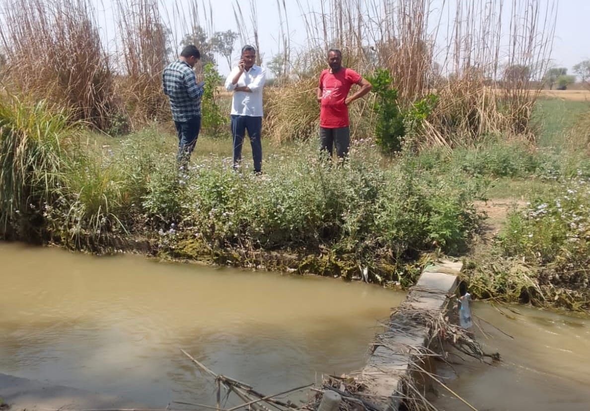 Patwari inspected the submerged fields, farmers asked for compensation