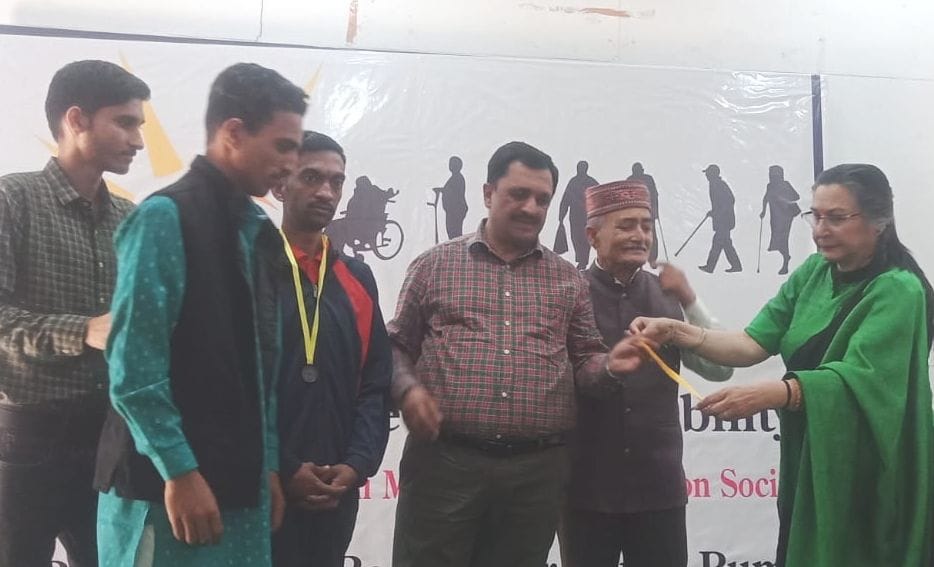 Honored for being first in quiz competition