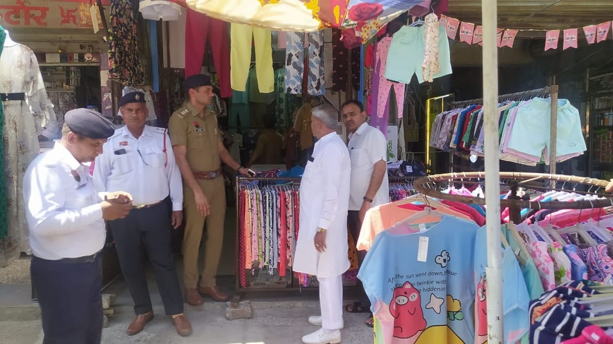 Appealed to traders to remove encroachment