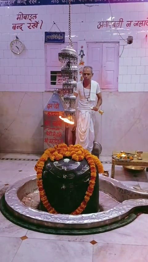 Thousands of devotees came to see Lord Jageshwar Nath on Somvati Amavasya, queue started since early morning.