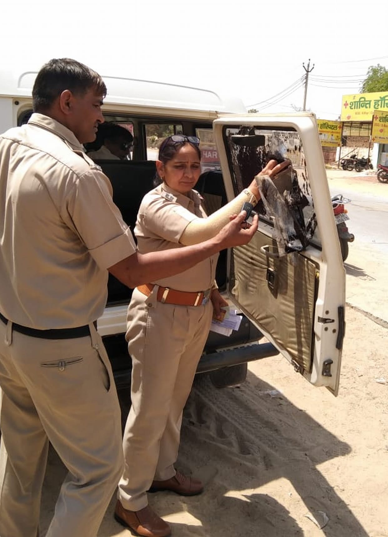 Police teams issued challans to 22 drivers in 7 days for applying black film
