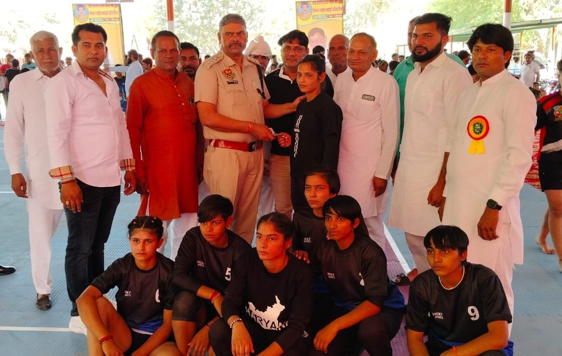 Kabaddi competition in Sanghi, prize of Rs 1 lakh given to the winning team