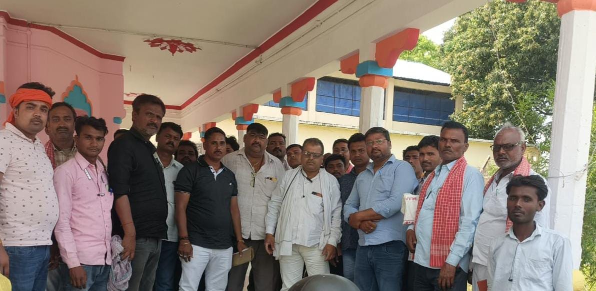 Electricity contract workers raised their voice