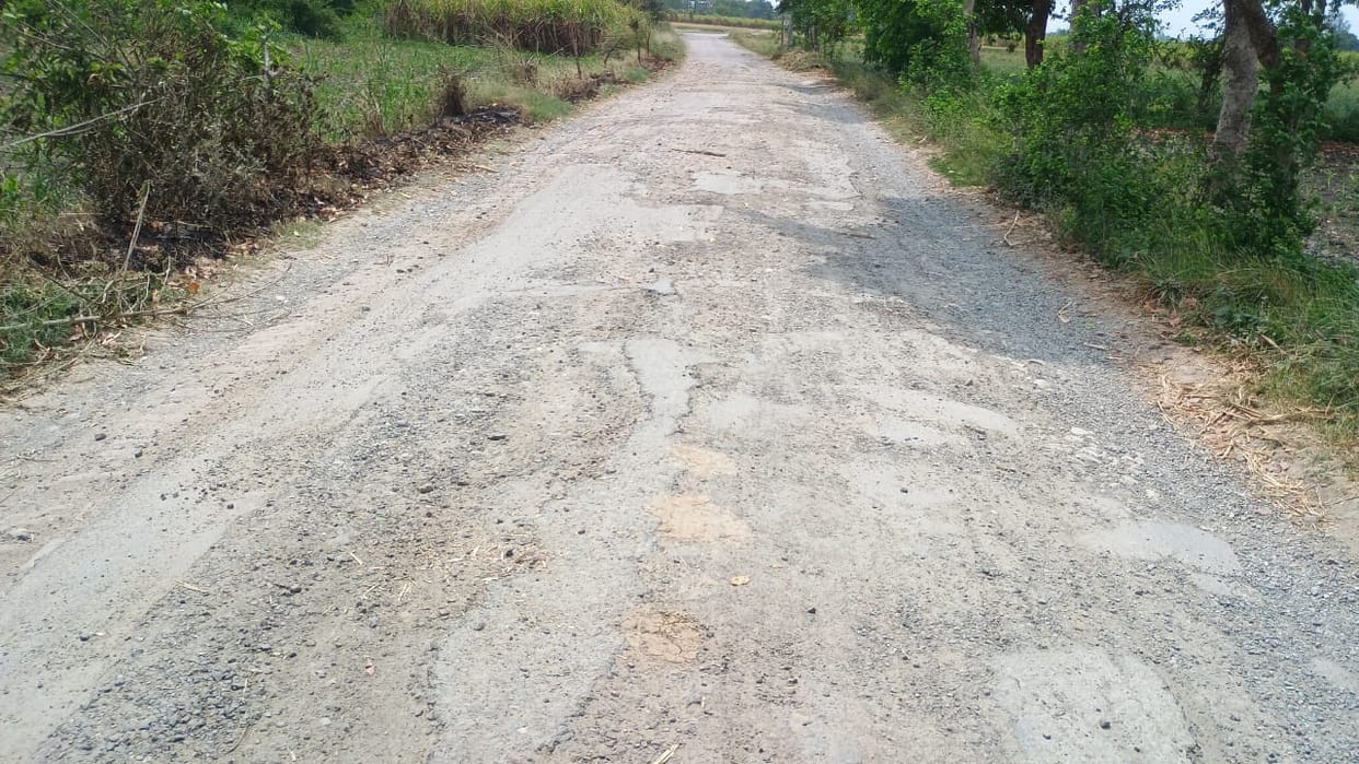 Villagers fed up with the dilapidated road said - we will demand answers from whoever comes to ask for votes