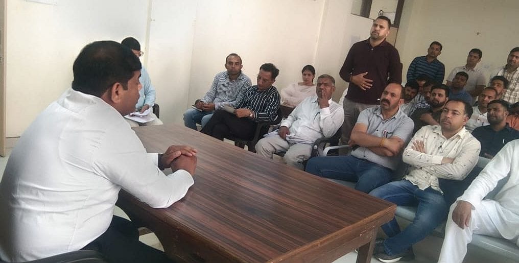 Officials should solve the problem of miss match of crops: SDM